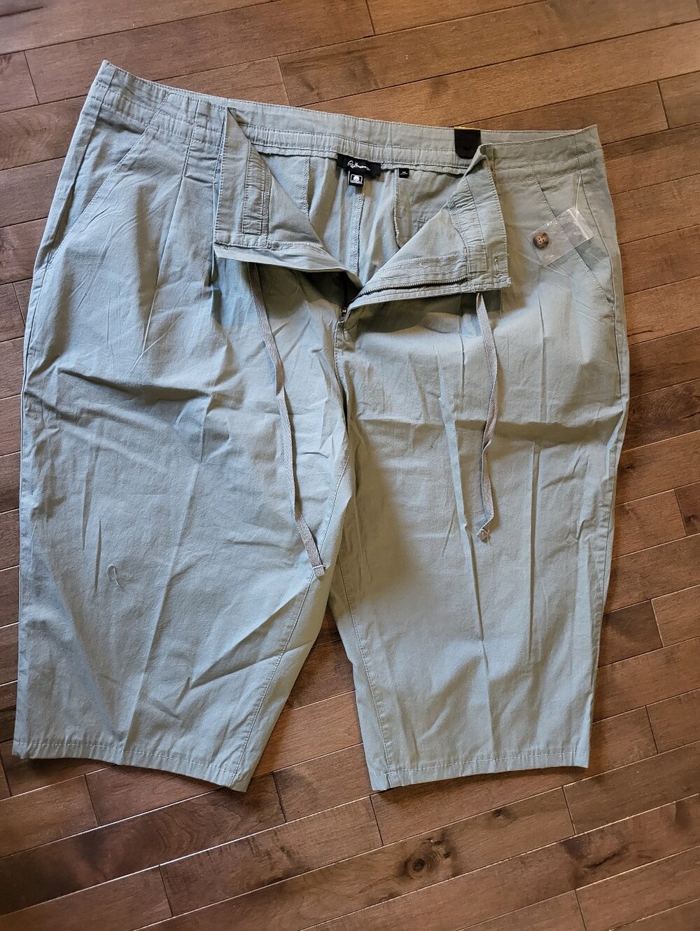 Reitmans Light Sage Flat Front Casual Shorts